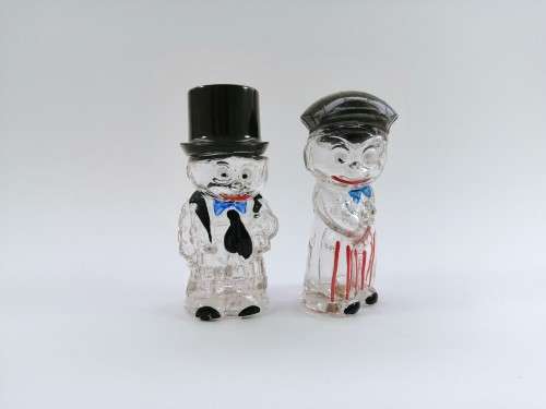 Vintage  Glass  Man and Woman with Hat Salt & Pepper Set