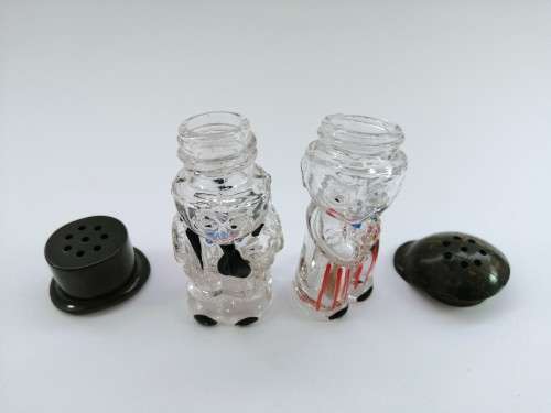 Vintage  Glass  Man and Woman with Hat Salt & Pepper Set