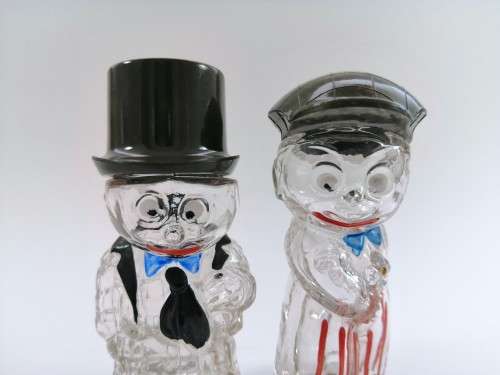 Vintage  Glass  Man and Woman with Hat Salt & Pepper Set