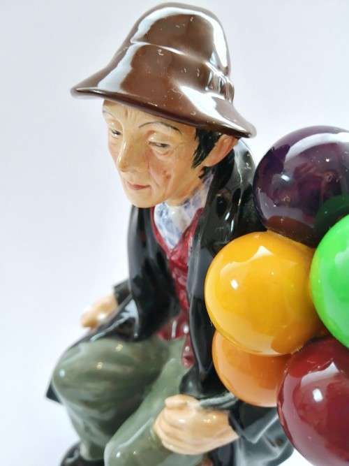 Vintage Royal Doulton HN1954 Balloon Man Early Version