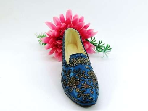 Just The Right Shoe - The Empress Style - Item 25012 by Willitts Design