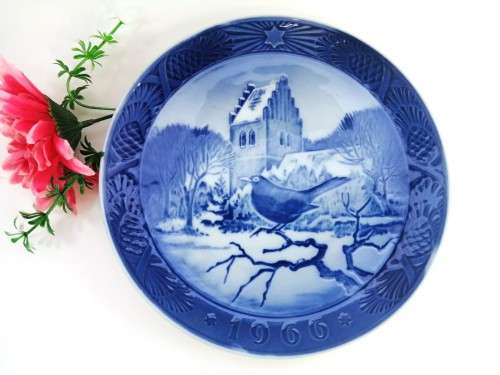 Royal Copenhagen Christmas Plate 1966 - `BLACKBIRD AT CHRISTMAS TIME`