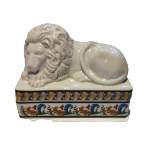 Elizabeth Arden Porcelain Palais De Versailles Lidded Container, Lion sleeping