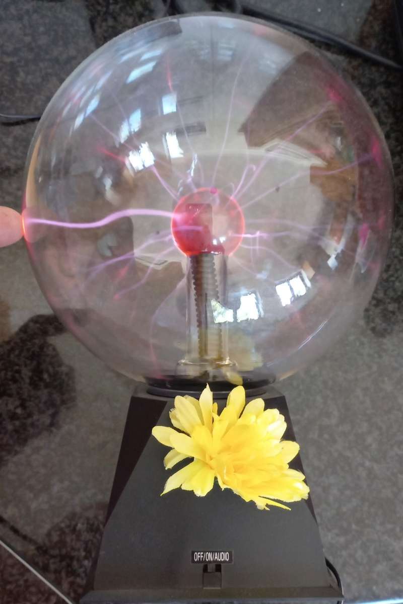 Retro 80s Plasma Ball-----Tested and working--Looks great.