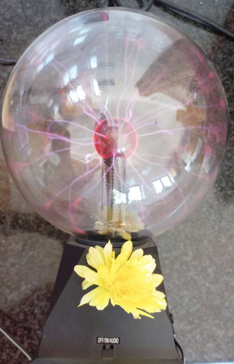 Retro 80s Plasma Ball-----Tested and working--Looks great.