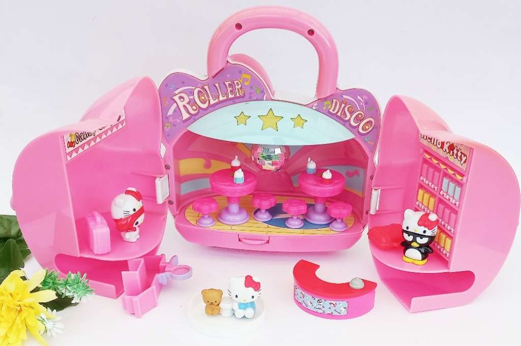 Hello Kitty Disco Carry Along Play Set Case Figures & Accessories