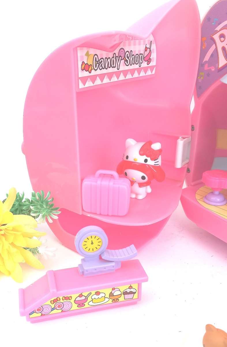 Hello Kitty Disco Carry Along Play Set Case Figures & Accessories