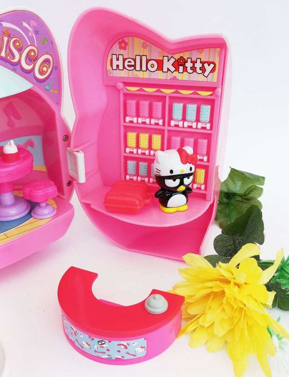 Hello Kitty Disco Carry Along Play Set Case Figures & Accessories