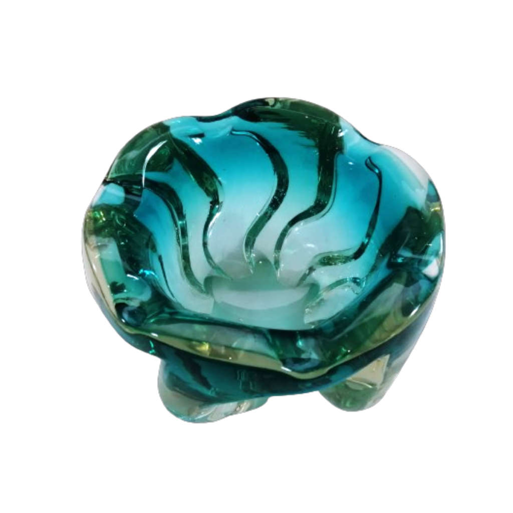 Murano Glass Beautiful Turquoise Blue ashtray doubles as a modern-day sweetie bowl.