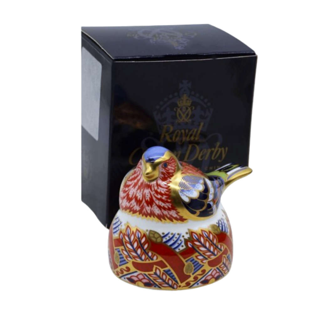 Royal Crown Derby Collectors Guild nesting Chaffinch Paperweigh Gold Stopper
