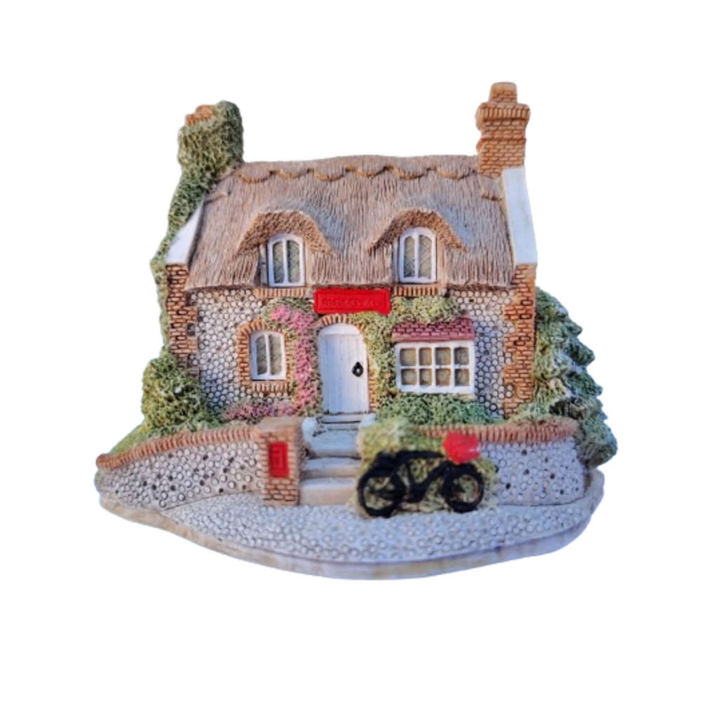 Lilliput lane Britians Mrs Pinkerton's Post Office