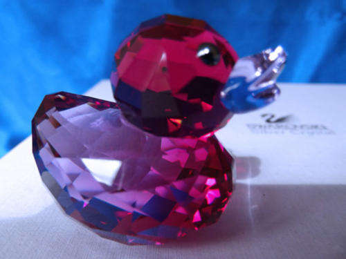 SWAROVSKI CRYSTAL - HAPPY DUCK LOVABLE LILA - RETIRED MIB