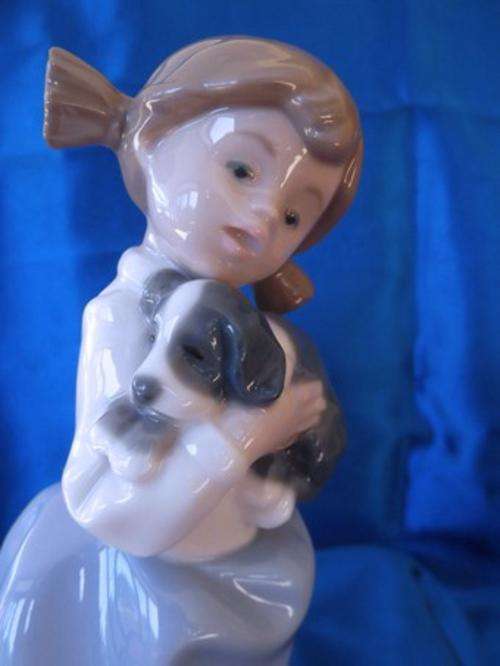 NAO by LLADRO PORCELAIN FIGURINE girl holding puppy dog c1987