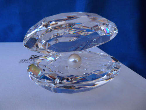 Swarovski Crystal Oyster with Pearl Shell - New Condition Boxed