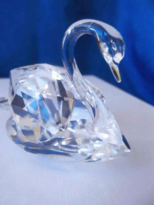 Swarovski Crystal-Medium Swan