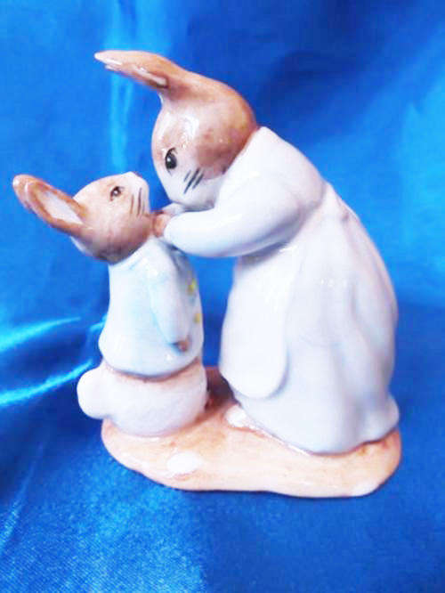 Beswick- Beatrix Potter - " Mrs Rabbit and Peter " 3646