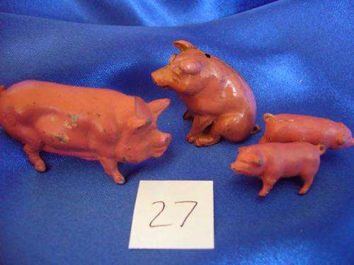 **** Vintage  lead J.Hill & Co  and Britains Pigs and Piglets 27 ****