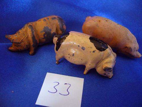 **** Vintage  lead J.Hill & Co  and Britains Pigs and Piglets 33 ****