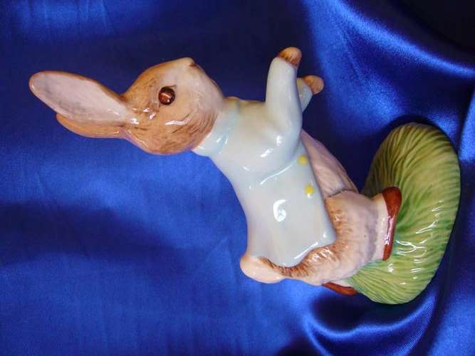 **** Royal Albert Beatrix Potter - Special Large Edition " Peter Rabbit "  ****