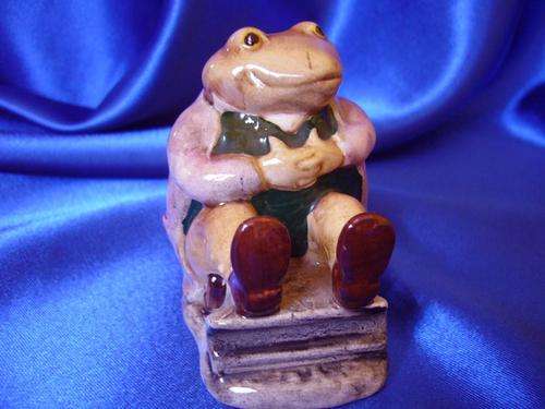 Beswick - Beatrix Potter - " Mr Jackson " 2453/2