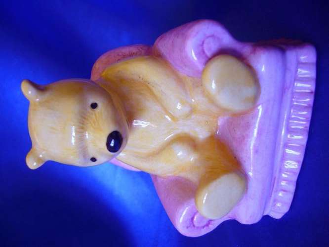 Winnie the Pooh by Royal Doulton - Disney " In The Armchair "