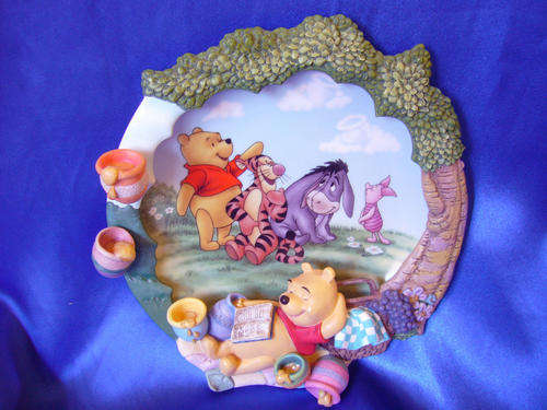 Winnie the Pooh by Bradford Exchange- Disney 3-D Plate