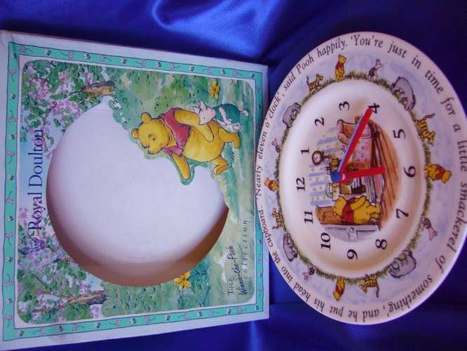 Winnie the Pooh - Disney - Royal Doulton Clock