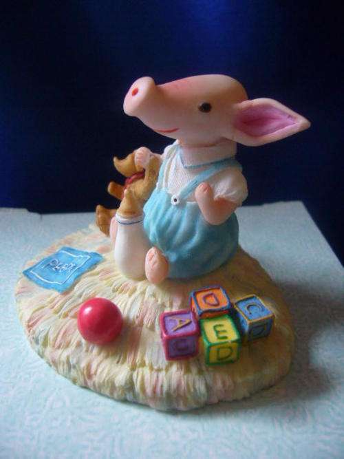 **** Pigling the Pog " Milkies " pigs****