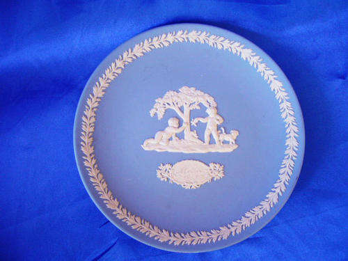 ****** Vintage Wedgewood Jasper Blue Mothers Large Plate 1983 ******