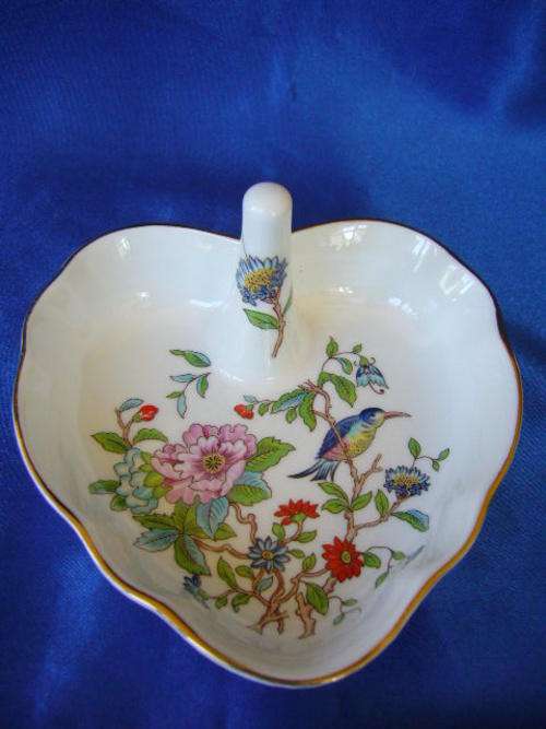 ******Stunning Aynsley Bone China Ring Tree ******