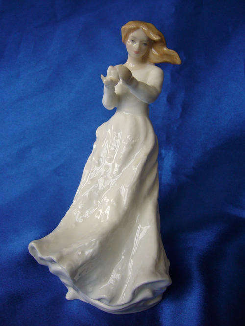 Royal Doulton Lady Figure Figurine THANK YOU HN 3390