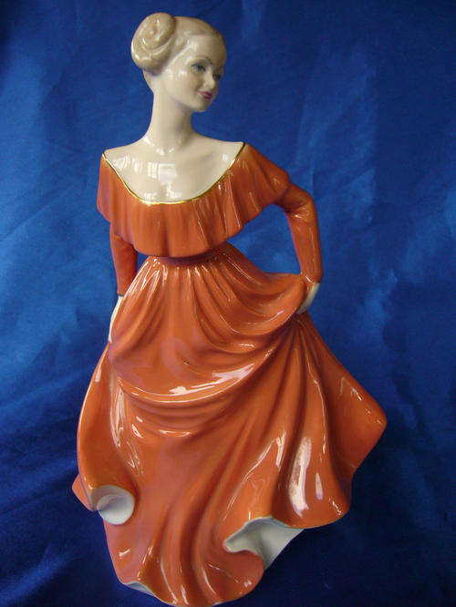 Coalport Ladies Of Fashion Lady Figure Figurine GEMMA