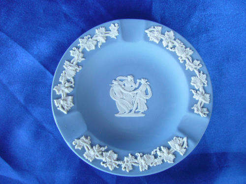 ****** Vintage Wedgewood jasper Blue sweet Dish ******