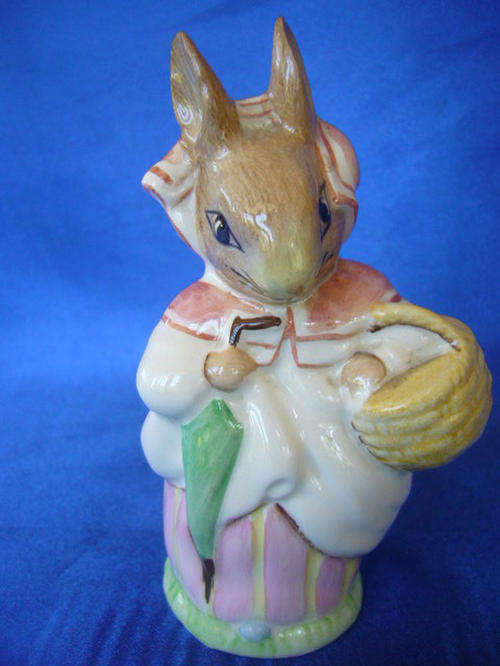 **** Royal Albert  Beatrix Potter's " Mrs Rabbit " 1200/2 ****