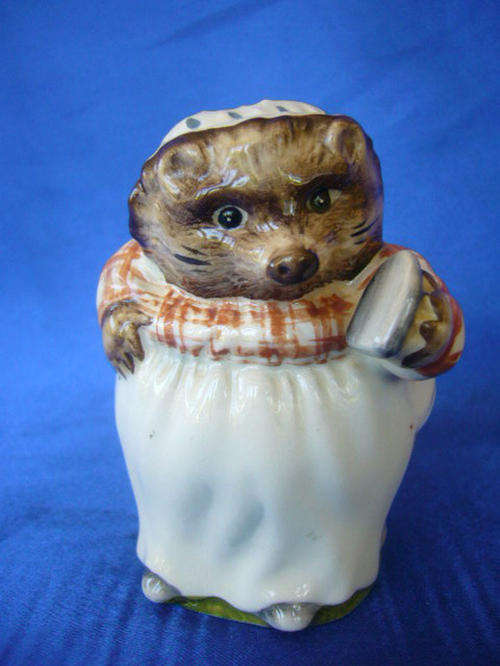**** Royal Albert  Beatrix Potter's " Miss Tiggy Winkle " 1107/2 ****