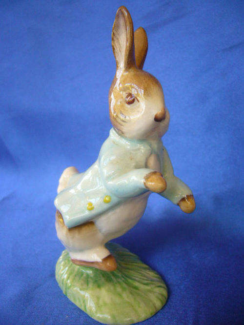 **** Royal Albert  Beatrix Potter's " Peter Rabbit " 1098/2 ****
