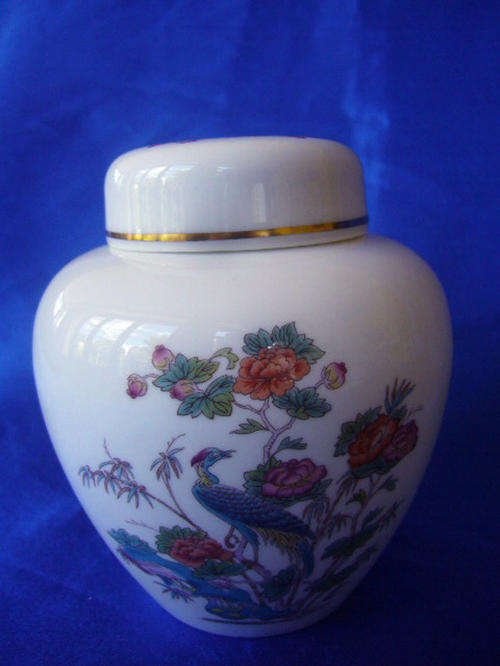 Wedgewood Bone China  - Liddied Jar - Kutani Crane