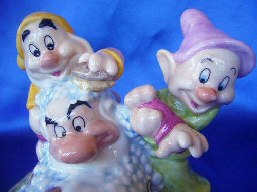 ROYAL DOULTON DISNEY GRUMPYS BATHTIME LTD EDITION 1588