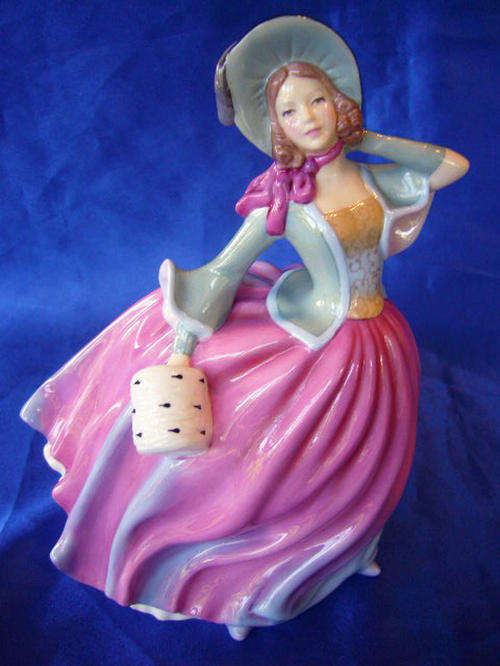 Royal Doulton Pretty Ladies "AUTUMN BREEZE" HN4716 Figurine