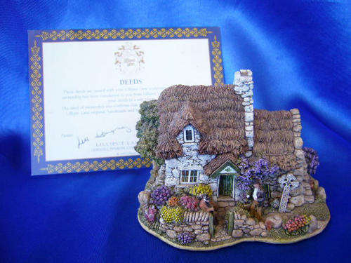 Miniature House - Lilliput Lane " A Drop of The Irish " L2332