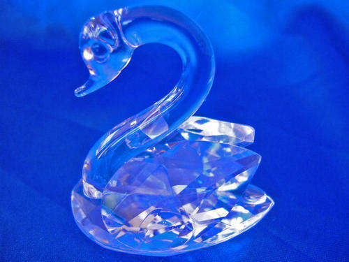 Stunning Balmoral Crystal Cut Glass  Elegant swan