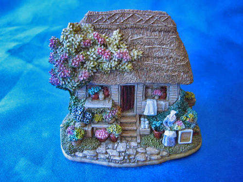 Lilliput Lane Miniature House - Say It With Flowers