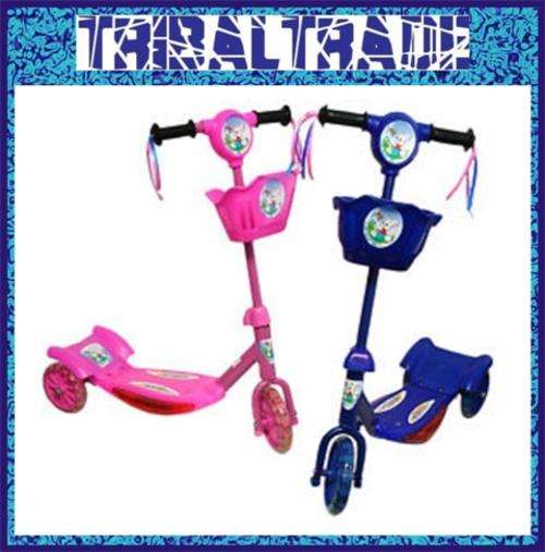 3 WHEEL KICK SCOOTER WITH MUSIC AND LIGHTS - Choose your color for your boy / girl!!!