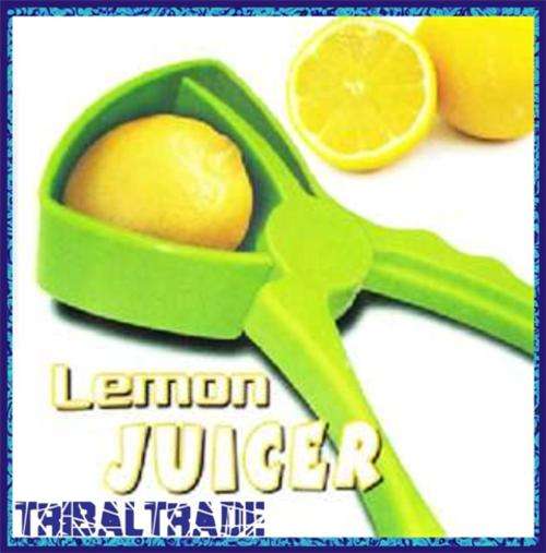CITRUS JUICER HAND PRESS - Squeeze that fresh lemon / orange / lime juice out in no time!