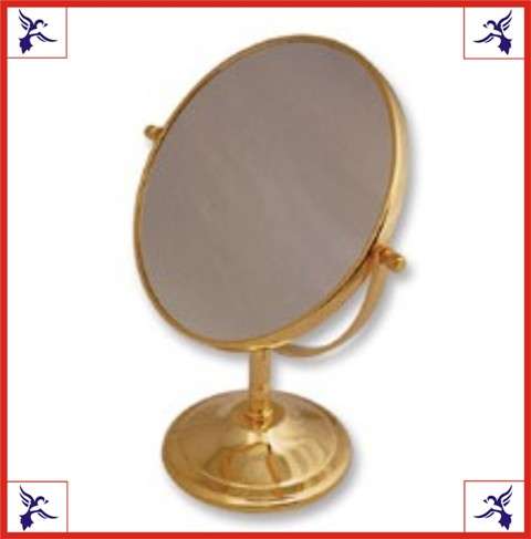 48 HOUR AUCTION!!!!! - Magnification mirror - Magnifies x 3! - ONLY THIS ONE LEFT AT REDUCED PRICE!