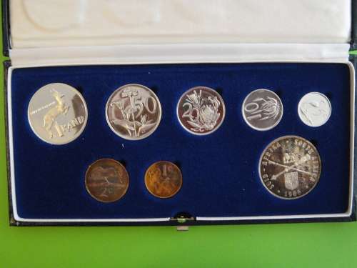 SA MINT PROOF SET 1985 WITH SILVER PARLIAMENT R1