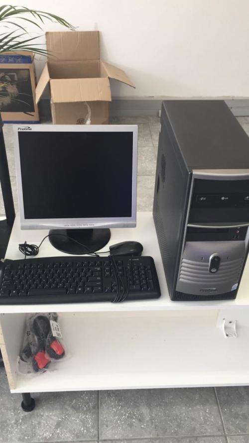 Unbelievable offer:  Complete Workstation (Tower, monitor, keyboard and mouse)