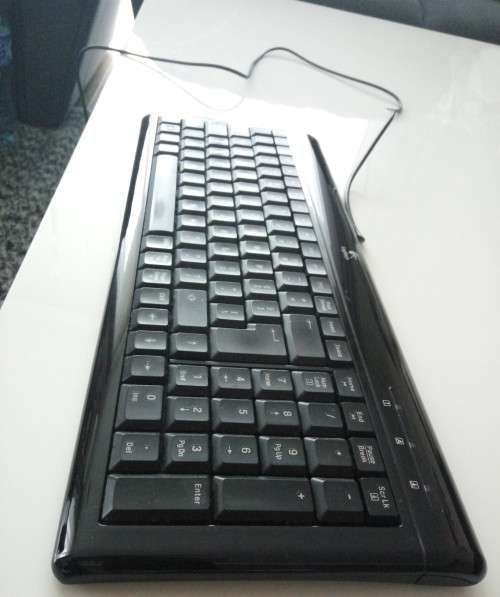 Logitech Keyboard - Ultra Flat - USB (Good condition - no wear on keys)