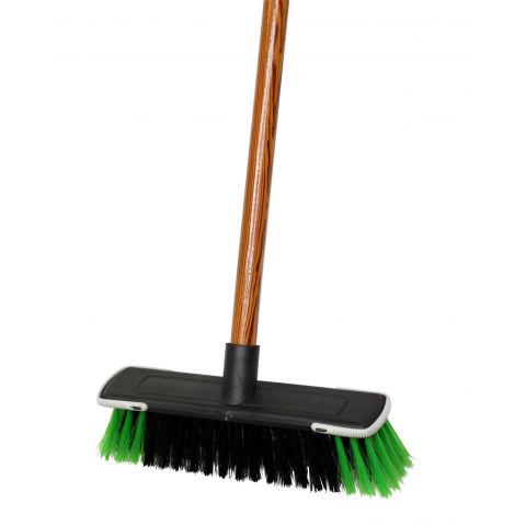 BROOM WITH WOODEN HANDLE