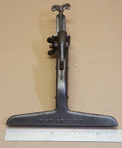 Highly Sought After  Vintage Disston No. 2 Saw Vise